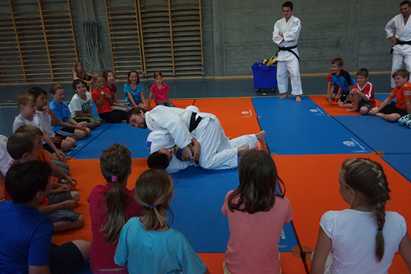 Judo macht Schule 2016 Miteinander Kämpfen erklären